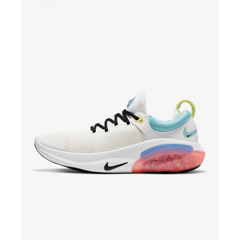 nike womens running shoes flyknit